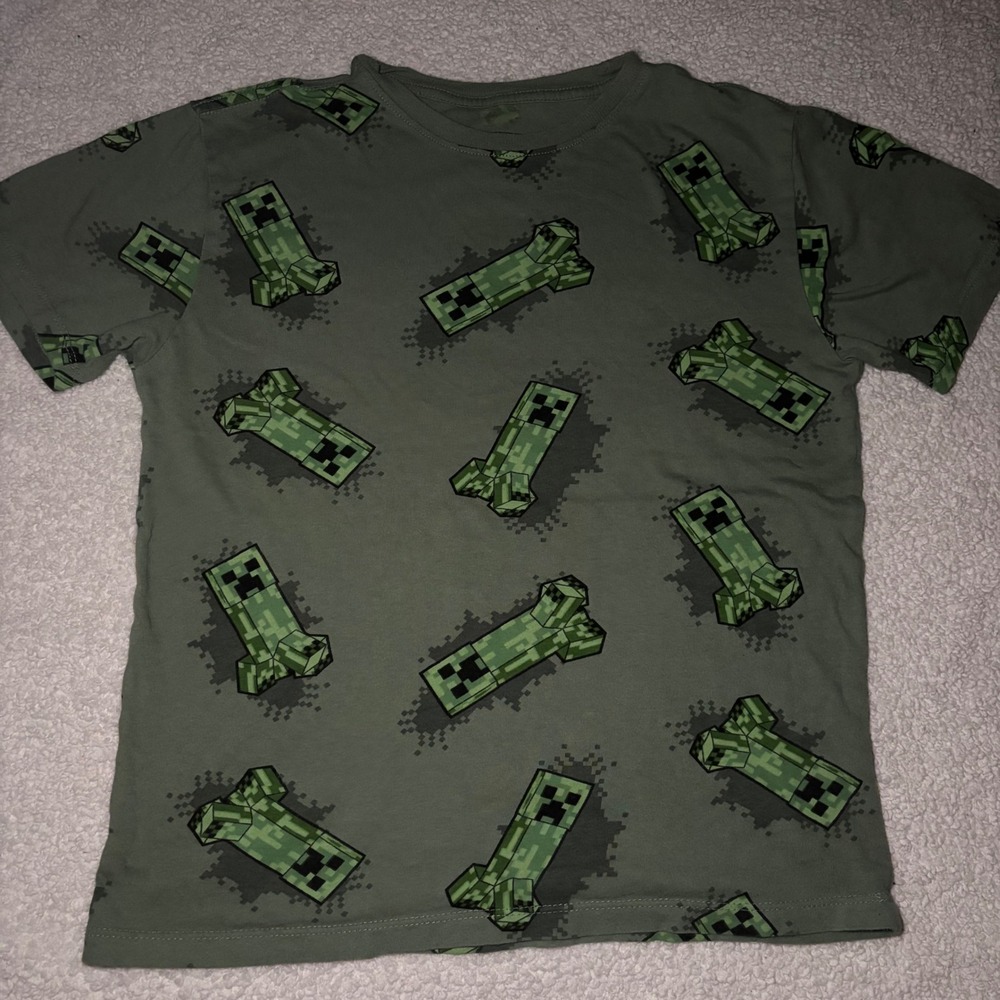 Minecraft Kids Creeper All Over Print Graphic T-Shirt Olive Green Size Large